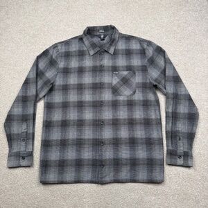 Volcom Button Up Shirt Flannel Men's Size M Black Plaid Long Sleeve Modern Fit